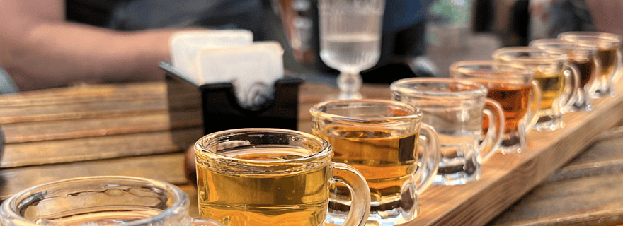 Korca : Dîner avec 7 raki et meze, accompagné d'un sommelier