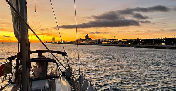 Tagus Sunset Sailing Cruise with Wine – Small Group