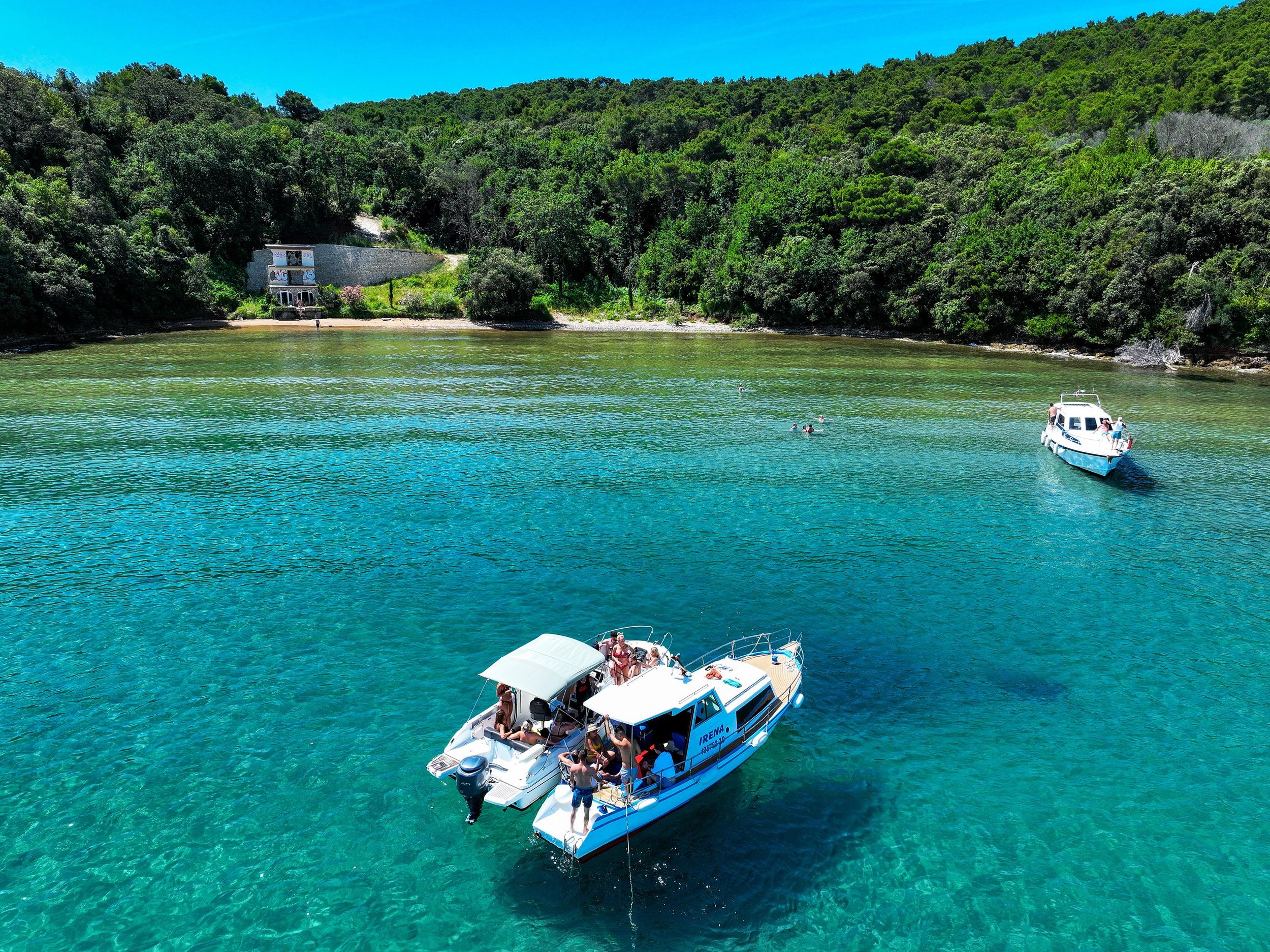 Zadar: Bootstour zu den Inseln Preko, Osljak und Kali mit Getränken