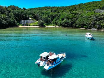 Zadar: Inselhopping Halbtagestour mit Bootstour und Schnorcheln