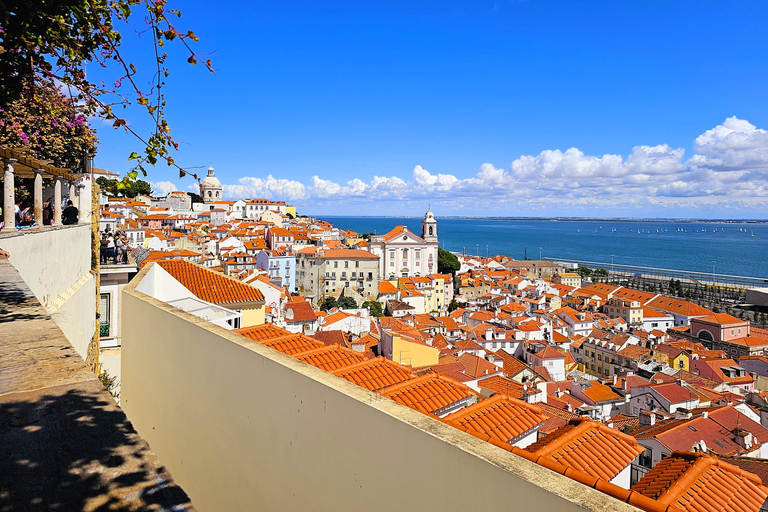 Lisbon: city tour oldtown and alfama 90 min by tuktukLisbon: city tour oldtown and alfama 90min