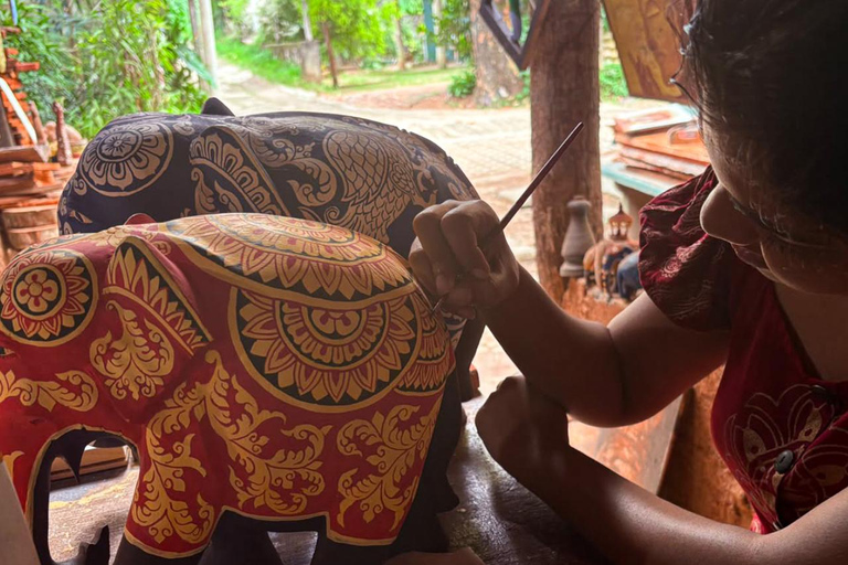 Kandy: Local Artisan Wood Carving Hand-Painting Workshop