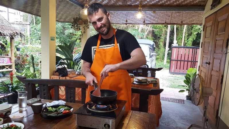 蘇梅島：泰式烹飪課程和當地市場之旅
