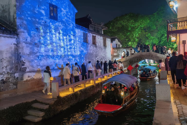Shanghai Zhouzhuang Water Town Guided Tour with Free Time