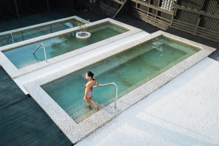 Taupo: Natural Thermal Springs Day Pass, Adults Only