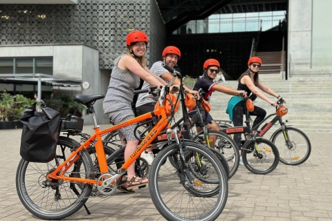 Medellín: stadstour per elektrische fiets met fruit en koffie