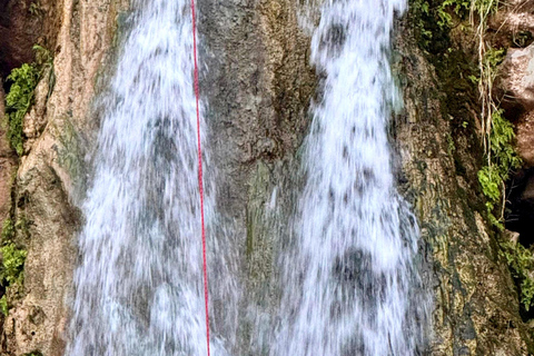 Muscat: avventura di canyoning nel Wadi Mibam con discesa in corda doppia