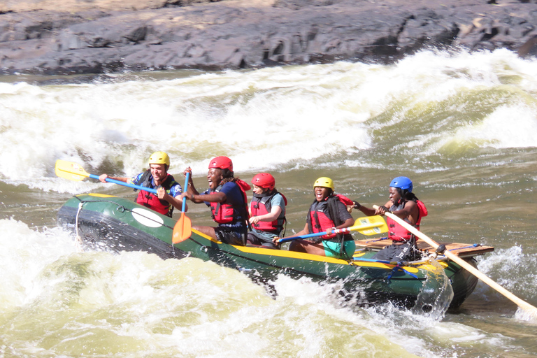 Zambezi-Wildwasser-Rafting &amp; White Rhino Walking Safari Combo