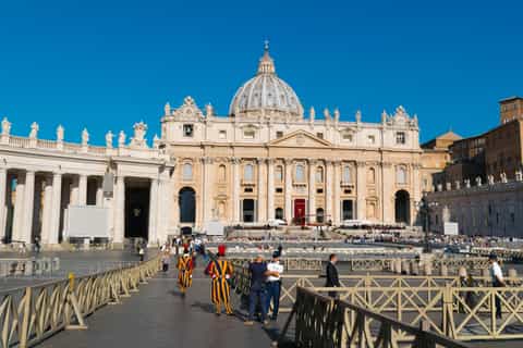 St.Peter's Basilica: Express Guided Tour & Underground Tomb