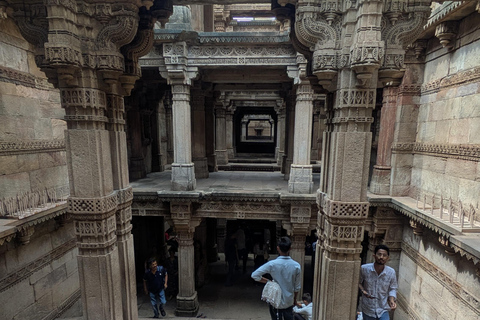 Ahmedabad: Private City Tour with Guide, Car, and Meal