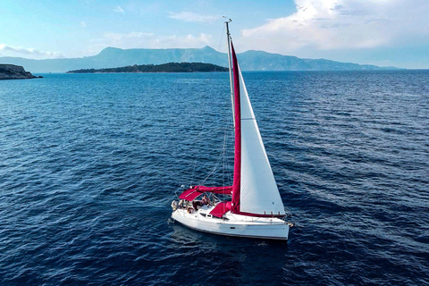 Corfú: Crucero en velero privado con paradas para nadar y bebidas