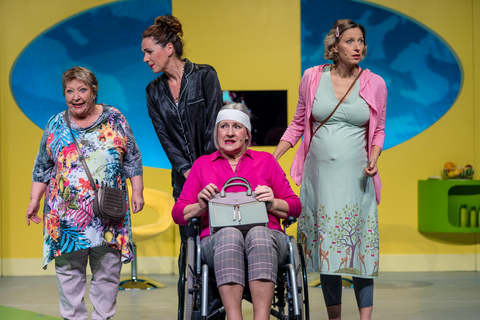 Bilhete para a comédia &#039;Himmlische Zeiten&#039; no COMÖDIE DresdenBilhete para a comédia «Himmlische Zeiten» (Tempos Celestiais) no COMÖDIE Dresden