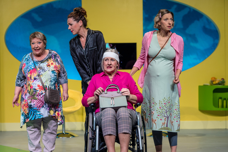 Bilhete para a comédia &#039;Himmlische Zeiten&#039; no COMÖDIE DresdenBilhete para a comédia «Himmlische Zeiten» (Tempos Celestiais) no COMÖDIE Dresden