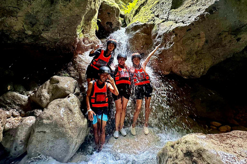 Cebú: barranquismo en las cataratas Kawasan con recorrido en tirolina