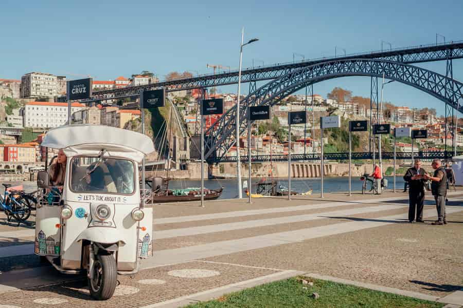 Porto: 2-stündige geteilte Tuk-Tuk Tour. Foto: GetYourGuide Porto: 2-stündige geteilte Tuk-Tuk Tour. Foto: GetYourGuide