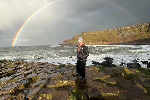 Belfast: Giant's Causeway and Derry Guided Day Trip