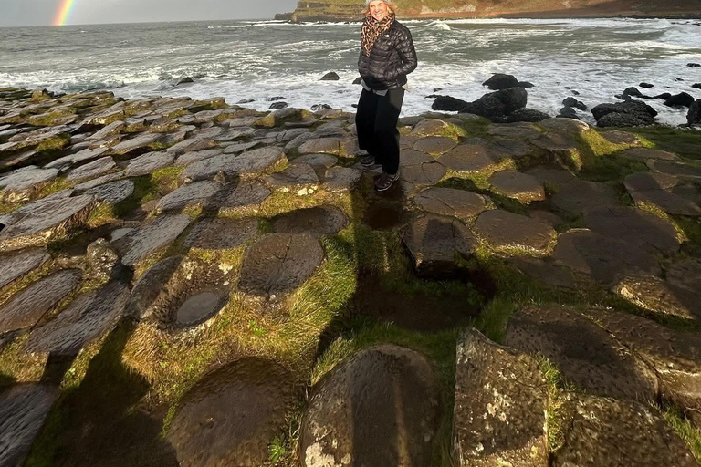Belfast: Giant's Causeway and Derry Guided Day Trip
