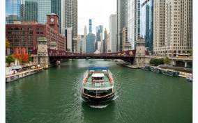 Chicago: Architecture Boat Tour with Drinks