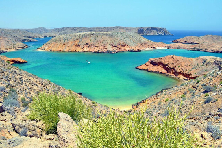 Muscat: Bandar Khairan Boat Trip with Snorkeling and Snacks