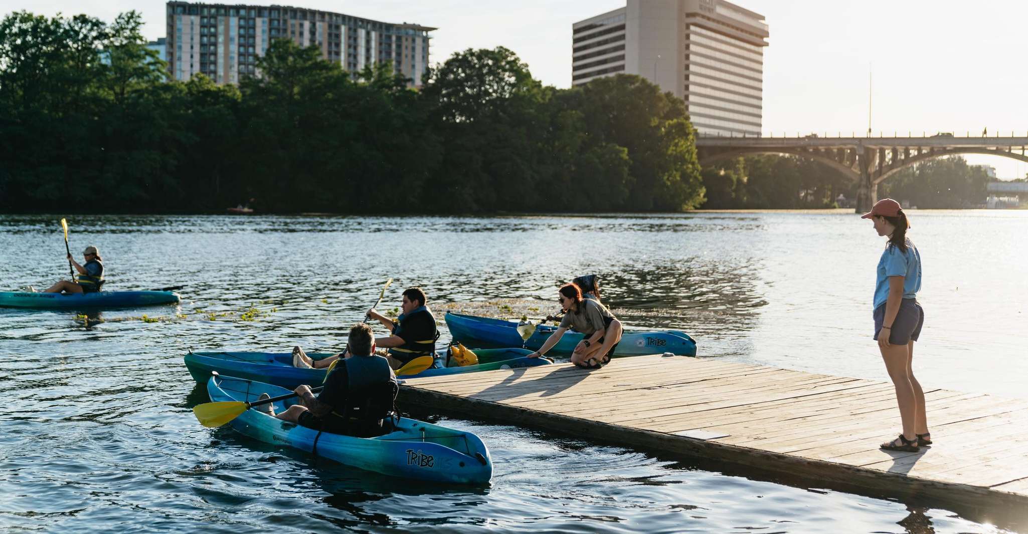 Austin: Sunset Bat Watching Kayak Tour photo 11