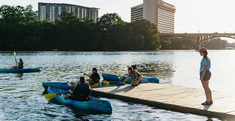 Austin: Sunset Bat Watching Kayak Tour photo 11