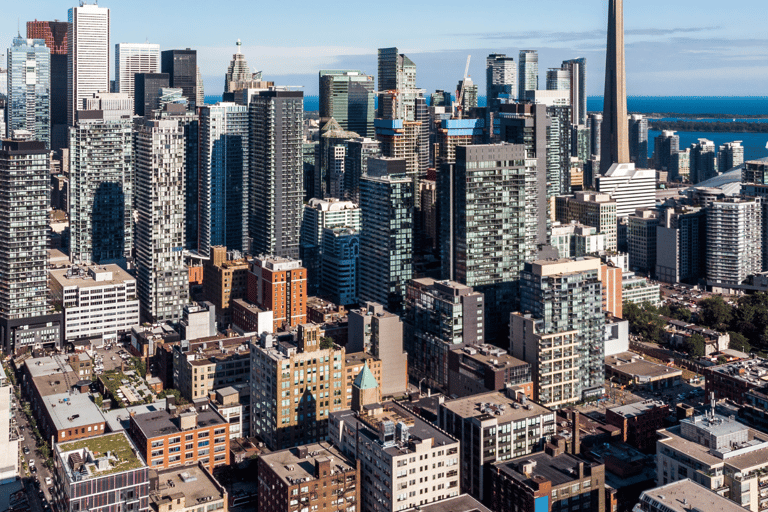 Toronto: 2 uur durende stadsrondleiding met gids per bus met rondvaartoptieStadsrondleiding Toronto van 2 uur