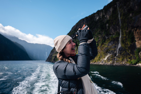 Milford Sound: Waterfalls, Wildlife, and Rainforest Cruise Midday Cruise