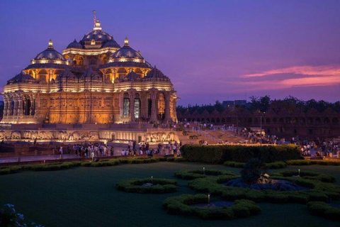 Delhi: Wycieczka do świątyni Akshardham i pokaz muzycznych fontann