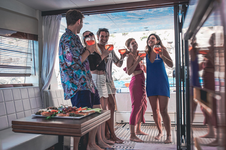 Palma: Private Flybridge Motorboat Tour - All Included Palma: Sunset Tapas Cruise to Caves or Calas on a Llaut