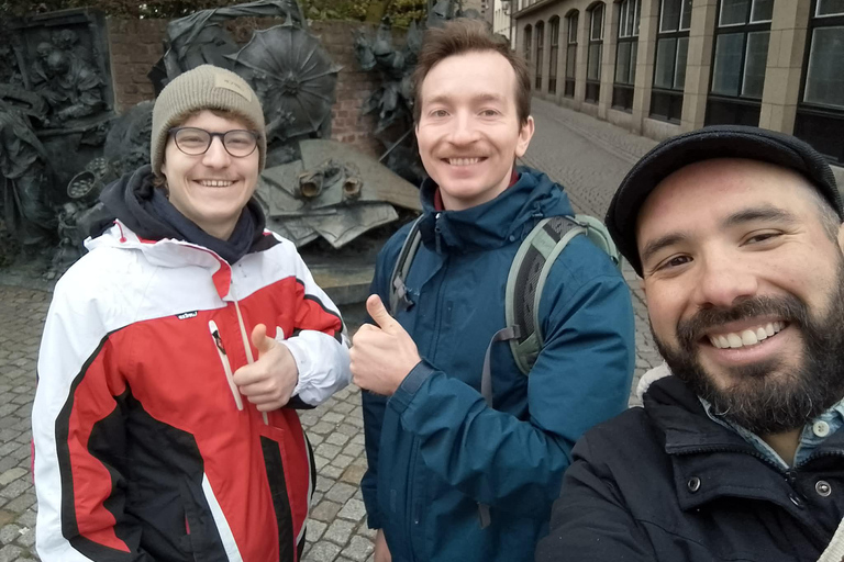 Düsseldorf: Cool Guided City Tour in English or Spanish