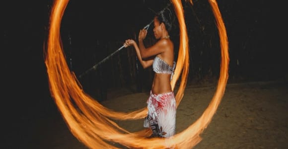 Fiji: Cultural Village Evening Tour with Dinner and Show