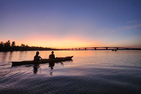 Hoi An: Viaggio in stand-up paddling all'alba per conoscere la vita locale