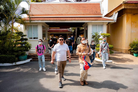 Tour del poligono di tiro di Toul Sleng Choeung Ek Phnom Penh