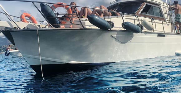 Palermo: Bootstour bei Sonnenuntergang mit Aperitif und lokalen Spezialitäten