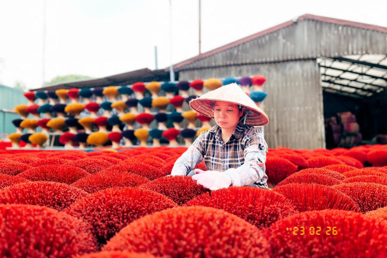 Hanoi: Incense Village, Conical Hat, Lacquer Art-SMALL GROUP PRIVATE Half Day- Incense Village- Hat Village- Train Street