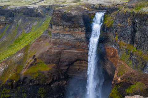 Von Reykjavik aus: Landmannalaugar Wanderung und heiße Quellen Tour