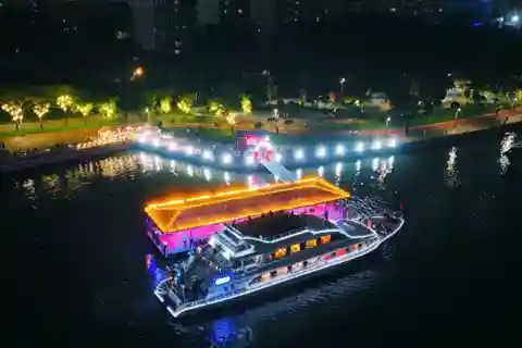 Haikou: Crucero Nocturno desde el Muelle de los Pescadores
