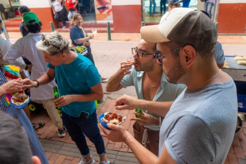 Street food: Sabores Auténticos de la Calle Delicias Urbanas: Sabores Auténticos de la Calle