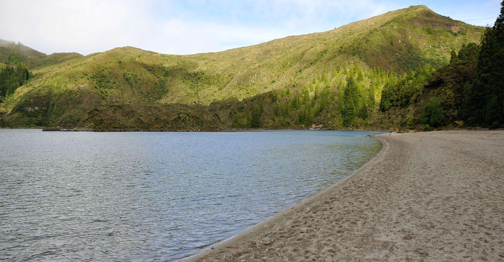 Passeio de dia Lagoa do Fogo 50€ - Housity