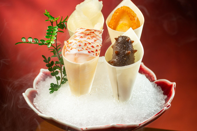 Chengdu: Immersive Hot Pot Meal Show with Hanfu Rental Regular Seat Dinner+Costume+Makeup（to book 3days in advance）