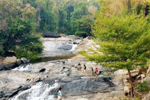 Pha Chor, cascade de Mae Klang et lac de Pong Jo (excursion privée)