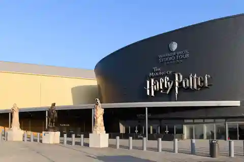 Entrada al Estudio Warner Bros. y Hotel de 4 estrellas cercano