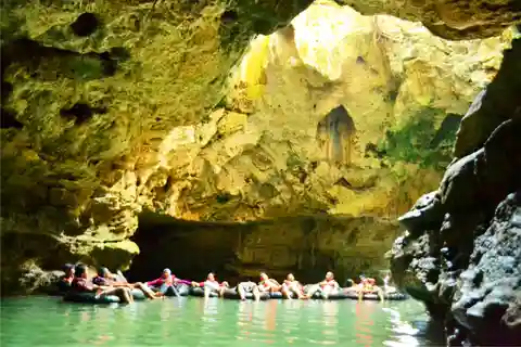 Yogyakarta: Caverna de Jomblang e Caverna de Pindul com passeio de barco