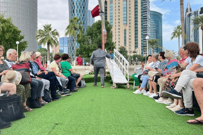 Doha: Privat rundtur i stadens höjdpunkter med Dhow-båtkryssning