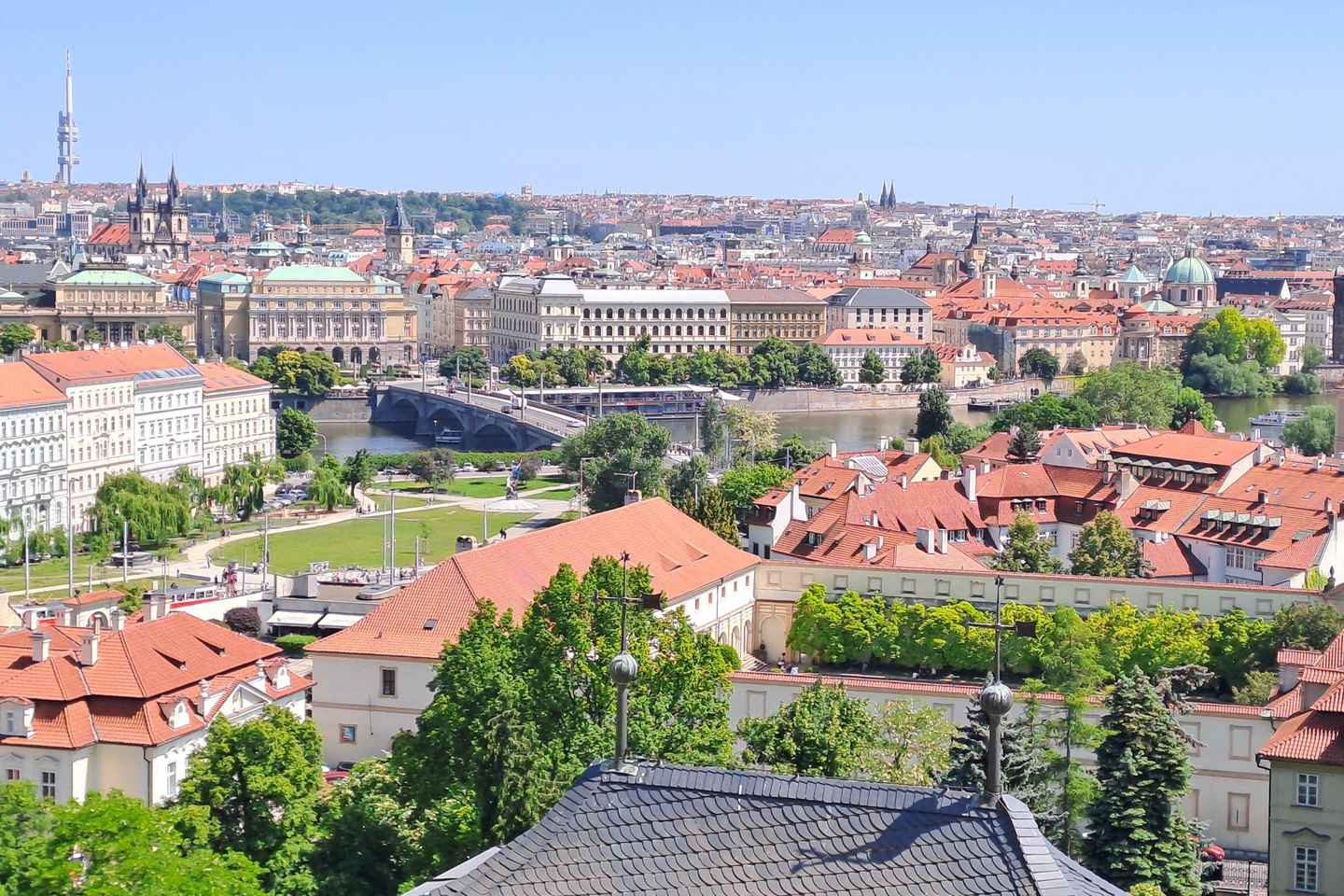 Prague: Tour to Prague Castle with tickets included. Spanish