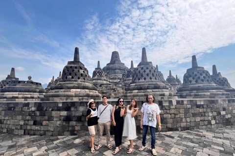 Yogyakarta: tour di 2 giorni a Borobudur, Merapi, Prambanan e al palazzo