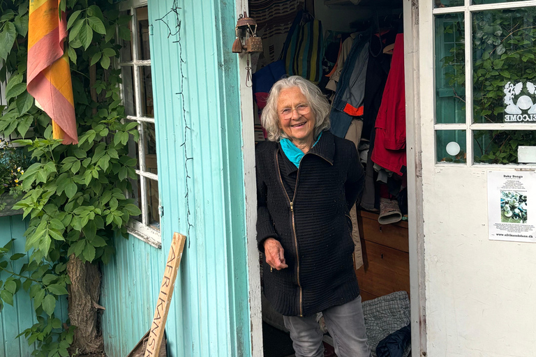 Aarhus: Dine in a Local Home with a Silver Host