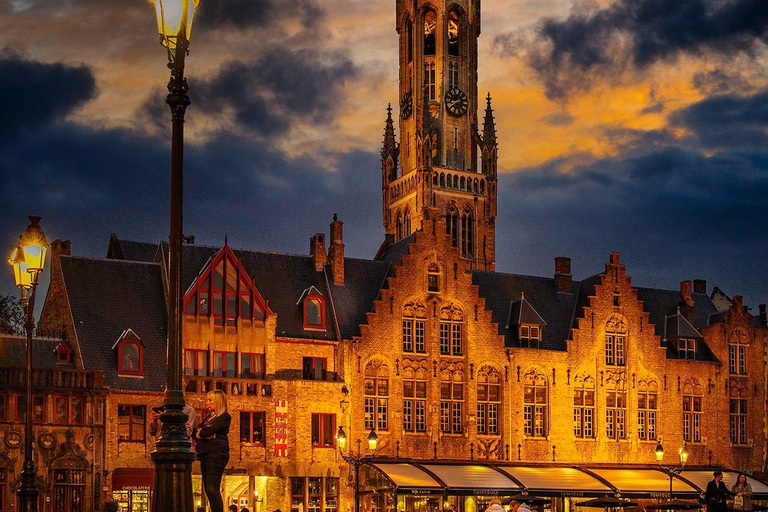 Bruges: Backstage Pass City Tour with Chocolate & Waffles