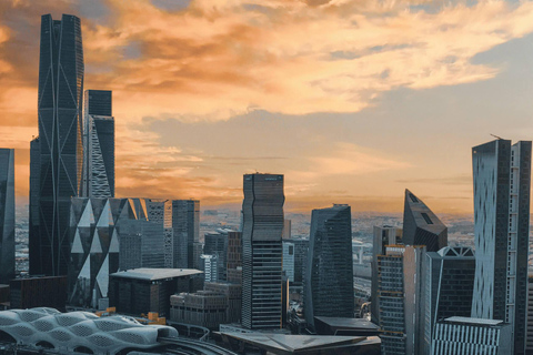 Da Riyadh: Kingdom Journey, esplora 4 città in 11 giorniDa Riyadh: Kingdom Journey, scopri 4 città in 11 giorni