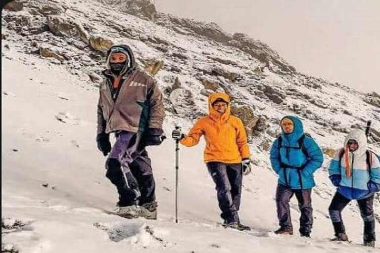 5 jours d&#039;ascension du Kilimandjaro par la voie Marangu